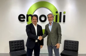 Alianza entre emovili y Bookker