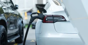 cuanto dura una bateria de coche