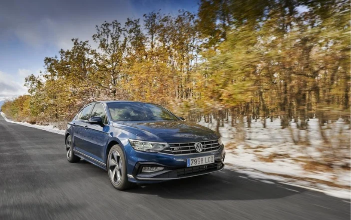 La carga Volkswagen Passat 1.4 GTE 4P